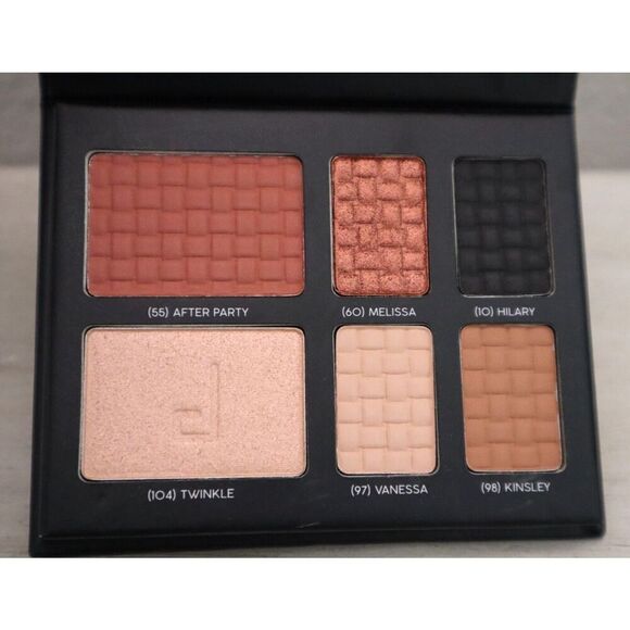 Doucce On The Go Palette - 4 Eyeshadows; 1 Highlighter; 1 Blush - SEALED Package - Picture 6 of 6